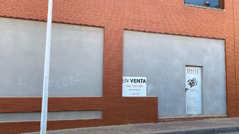 Locaux commerciaux à vendre à calle Fuenterrabia
