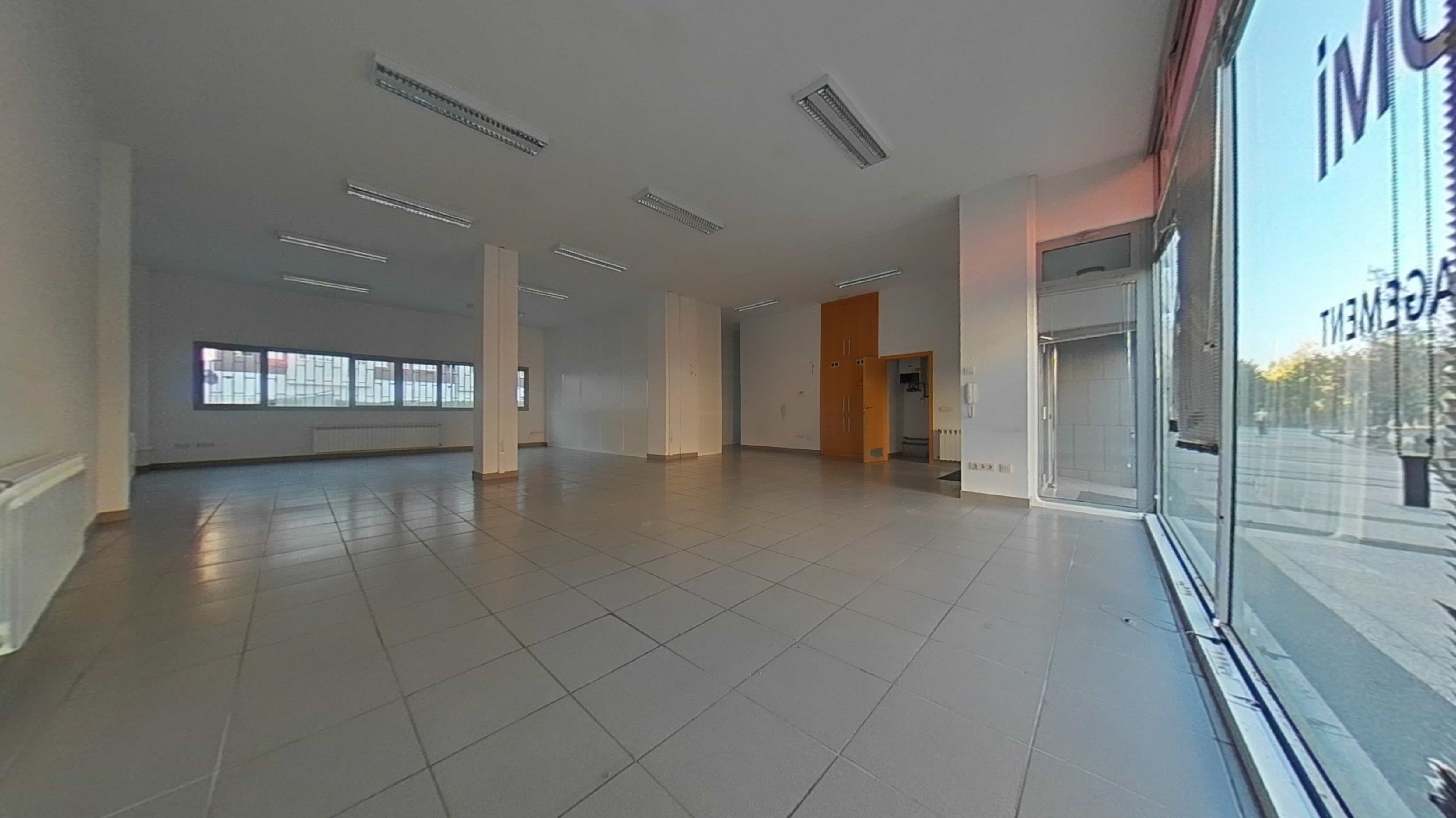 Locaux commerciaux à vendre à calle Miren Martinez Saez del Burgo