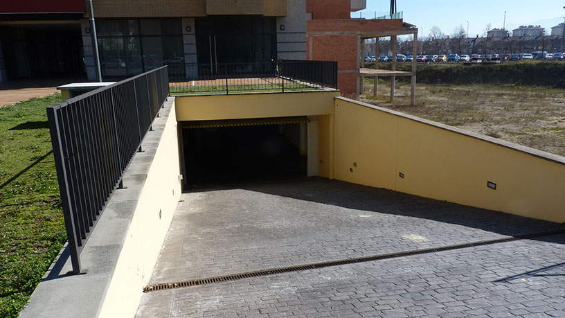 Promotion of Garages, Cl Perot Rocaguinarda, Vic